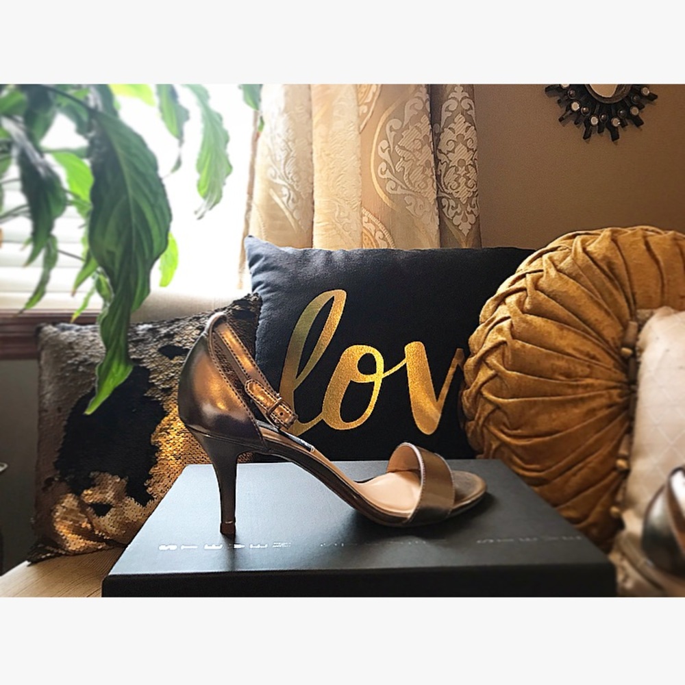 Steven by Steve Madden sexy gold sandal NEVER WORN